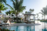 SECCC-Lifestyle-Poolside-01-CP