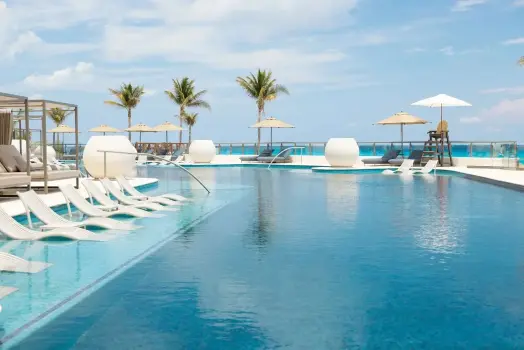 hyatt-zilara-cancun-pool