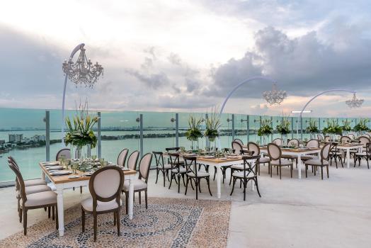 bp_Weddings_SkyBarSouthTerrace_49