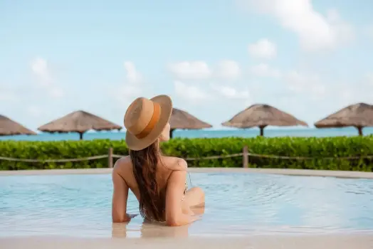 CANIA-Lifestyle-Poolside-Relaxing-AFC