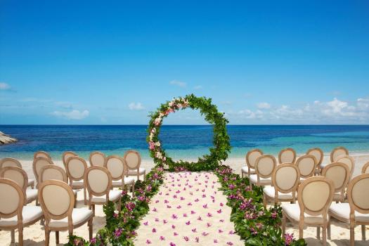 SESMB-WED-EXT-beach-setup-4A-CB