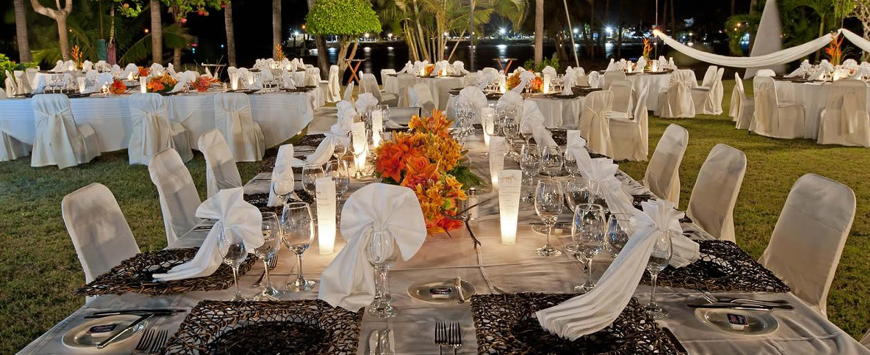 A beautiful reception wedding setup at the Grand Isla Navidad Resort.