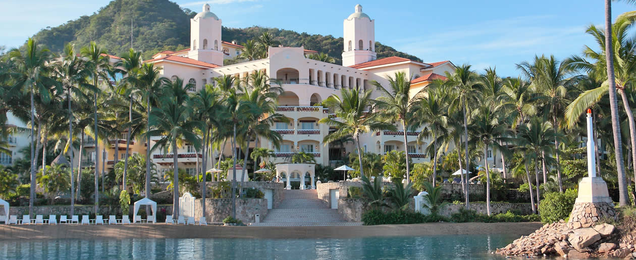 The Grand Isla Navidad offers a unique and exotic wedding destination in Manzanillo Mexico.
